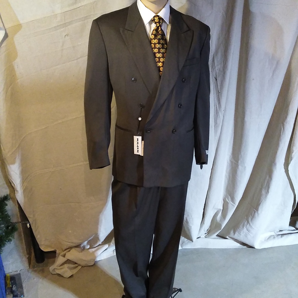 New Albert Nippon brown double breasted suit size L46, pants W40.5